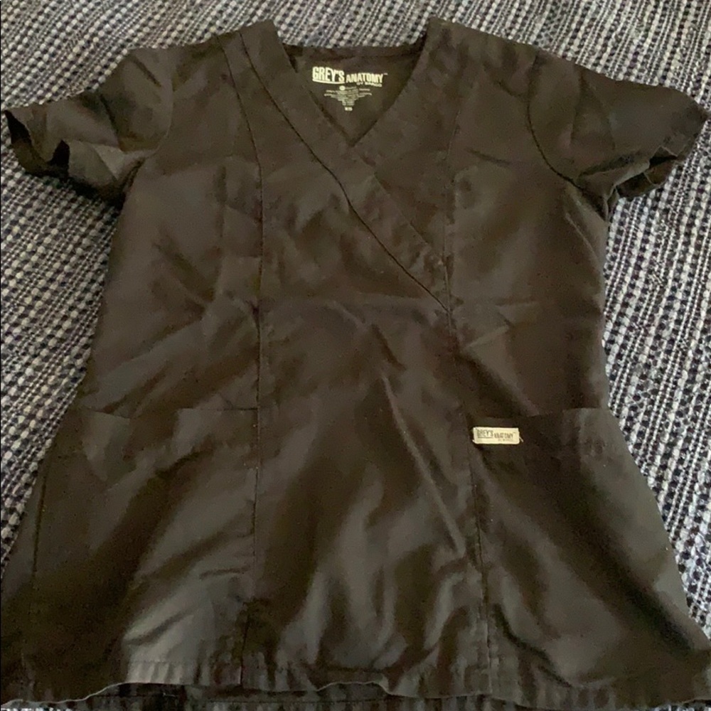 Greys anatomy scrub top.